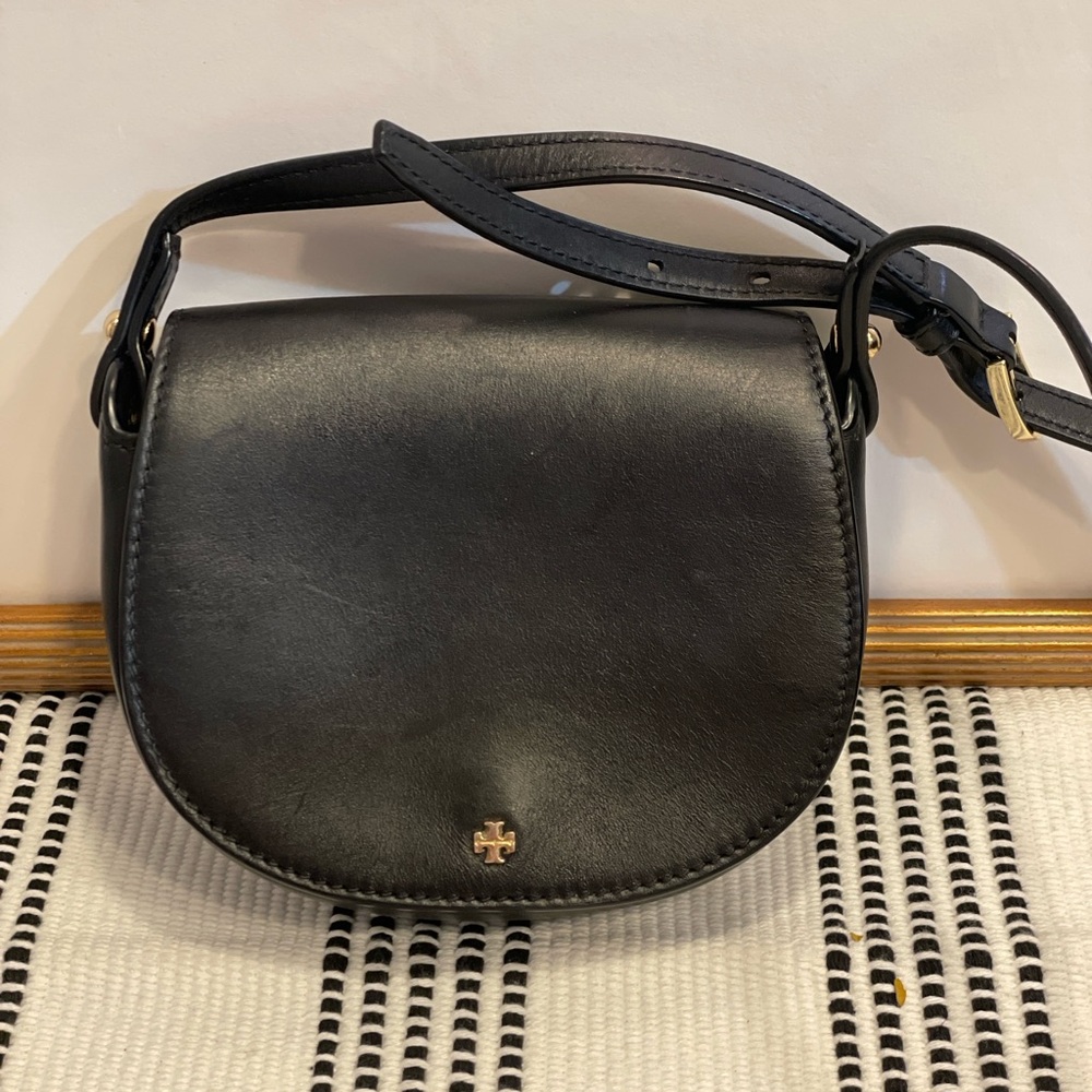 ❤️SOLD OUT ❤️Tory Burch Black mini Saddle bag